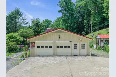 1065 Upper Pig Pen Road, Green Mountain, NC 28740 - Photo 35