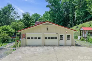 1065 Upper Pig Pen Rd, Green Mountain, NC 28740 - Photo 35