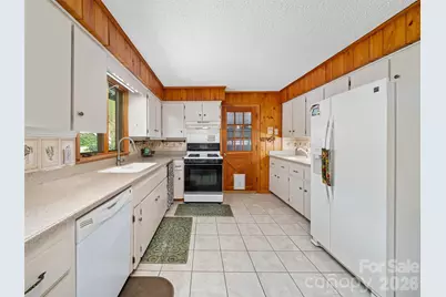 1065 Upper Pig Pen Road, Green Mountain, NC 28740 - Photo 7