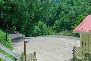 1065 Upper Pig Pen Rd, Green Mountain, NC 28740 - Photo 37