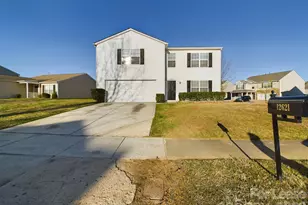 12621 Dervish Ln, Charlotte, NC 28269 - Photo 3
