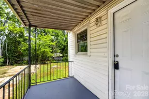 216 W Shannonhouse St, Shelby, NC 28152 - Photo 27