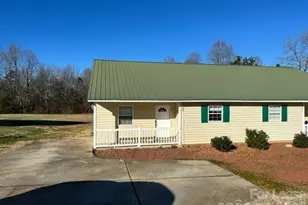 135 John Carl Dr, Troutman, NC 28166 - Photo 11