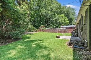 1027 Dresden Dr W, Charlotte, NC 28205 - Photo 25
