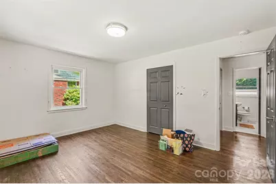 1027 Dresden Drive W, Charlotte, NC 28205 - Photo 19