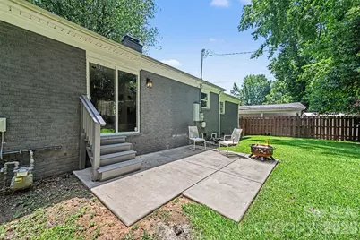 1027 Dresden Drive W, Charlotte, NC 28205 - Photo 21