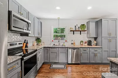 1027 Dresden Drive W, Charlotte, NC 28205 - Photo 15