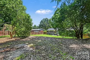 1027 Dresden Dr W, Charlotte, NC 28205 - Photo 27