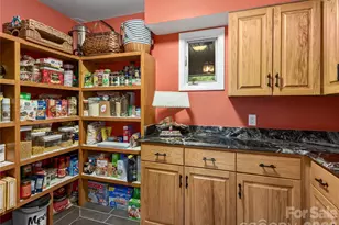 1071 Linkside Dr, Hendersonville, NC 28739 - Photo 11