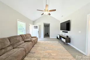 711 Guinn St, Clover, SC 29710 - Photo 5