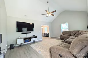 711 Guinn St, Clover, SC 29710 - Photo 3