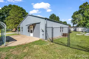 599 Old Henrietta Rd, Forest City, NC 28043 - Photo 29