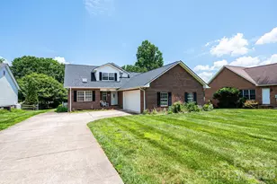 1857 Hidden Pointe Dr, Hickory, NC 28601 - Photo 3
