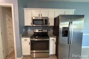 8815 Firestreak Dr, Charlotte, NC 28216 - Photo 9