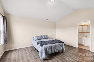 8601 Sawleaf Ct, Charlotte, NC 28215 - Photo 13