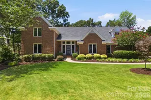 208 Kelly Ct, Fort Mill, SC 29715 - Photo 1