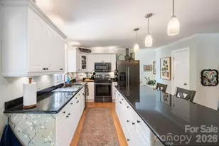 843 W J St, Newton, NC 28658 - Photo 5
