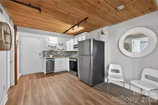 201 S Hoskins Rd, Charlotte, NC 28208 - Photo 9