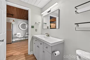 201 S Hoskins Rd, Charlotte, NC 28208 - Photo 13
