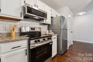 1620 Arlyn Cir, Charlotte, NC 28213 - Photo 9