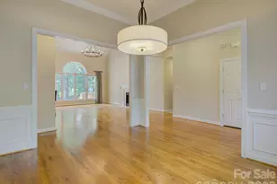 10119 Victoria Mill Ct, Charlotte, NC 28277 - Photo 9
