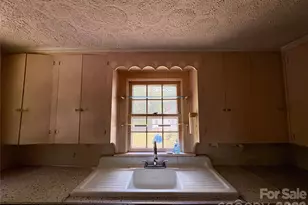 406 Circle Dr W, Shelby, NC 28150 - Photo 9
