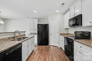 2240 Latimer Ln, Charlotte, NC 28214 - Photo 7