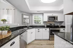 9126 N Vicksburg Park Ct, Charlotte, NC 28210 - Photo 11