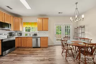9866 Treeside Ln, Matthews, NC 28105 - Photo 11