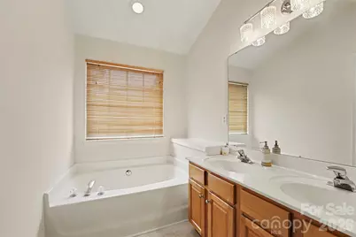 9866 Treeside Lane, Matthews, NC 28105 - Photo 23