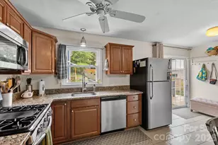 321 Sulphur Springs Rd, Asheville, NC 28806 - Photo 13