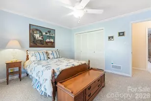 6296 Southlake Dr, Hickory, NC 28601 - Photo 29