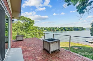 6296 Southlake Dr, Hickory, NC 28601 - Photo 9
