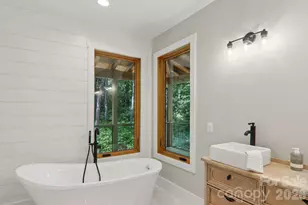 365 Cherokee Cir, Lake Toxaway, NC 28747 - Photo 19