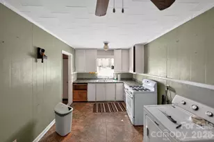 2578 Simpson Road E, Burlington, NC 27217 - Photo 5