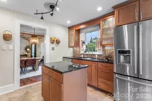 1026 14th Ave Dr NW, Hickory, NC 28601 - Photo 9