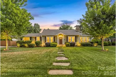 1026 14th Avenue Drive NW, Hickory, NC 28601 - Photo 1