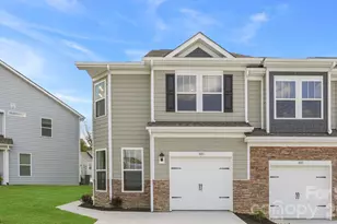 37 Creekview Rd, Hendersonville, NC 28792 - Photo 1