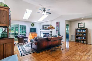 1705 Hummingbird Ln, Hendersonville, NC 28792 - Photo 9