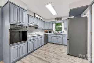 1199 Deer Park Lake Rd, Spruce Pine, NC 28777 - Photo 11