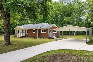 2981 E Maiden Rd, Maiden, NC 28650 - Photo 1