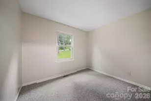 135 Plantation Dr, Hendersonville, NC 28792 - Photo 15