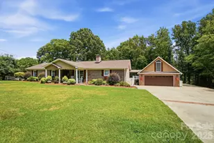 107 Mistywood Dr, Mount Holly, NC 28120 - Photo 5