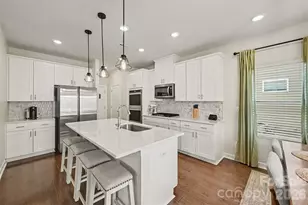 374 Hyssop Ct, Fort Mill, SC 29715 - Photo 5