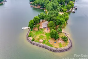 7076 White Bluff Dr, Tega Cay, SC 29708 - Photo 41