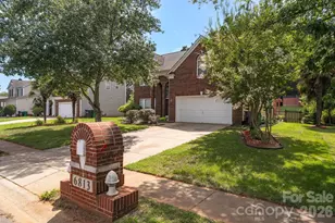 6813 Neuhoff Ln, Charlotte, NC 28269 - Photo 3