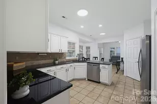 6813 Neuhoff Ln, Charlotte, NC 28269 - Photo 9