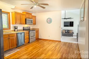 100 Forest Park Dr, Hendersonville, NC 28792 - Photo 9