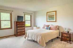 100 Forest Park Dr, Hendersonville, NC 28792 - Photo 17