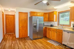 100 Forest Park Dr, Hendersonville, NC 28792 - Photo 11
